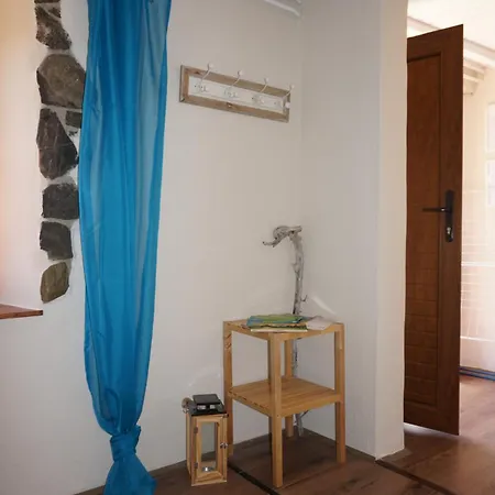 Valley View Apartment