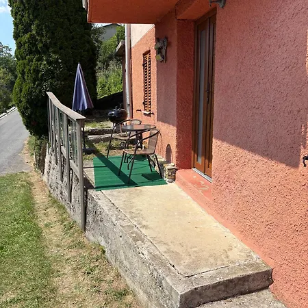 Valley View Apartment Kambresko